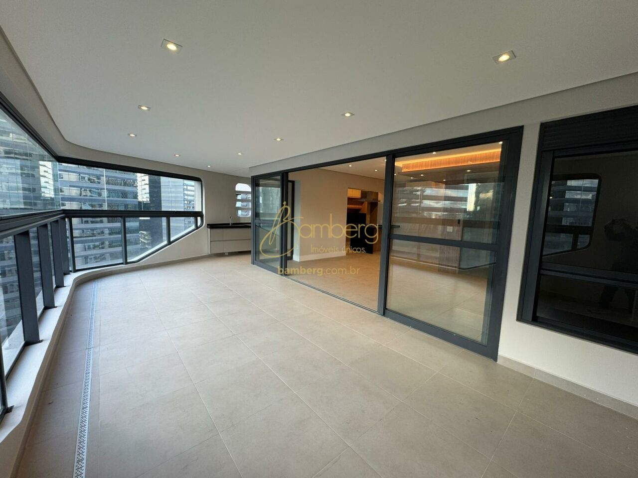 Apartamento no bairro Chácara Santo Antônio  - São Paulo