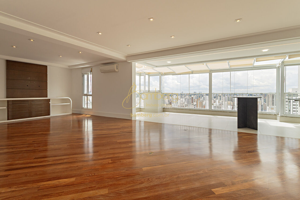 Apartamento no bairro Moema - São Paulo