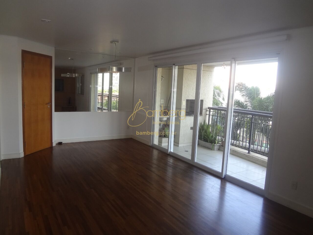 Apartamento no bairro Jardim das Acácias - São Paulo