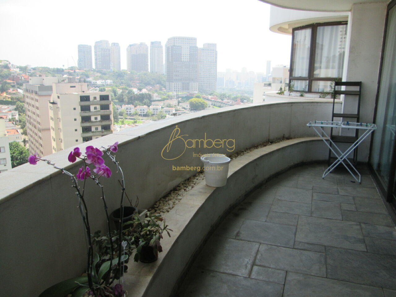 Apartamento no bairro Real Parque - São Paulo