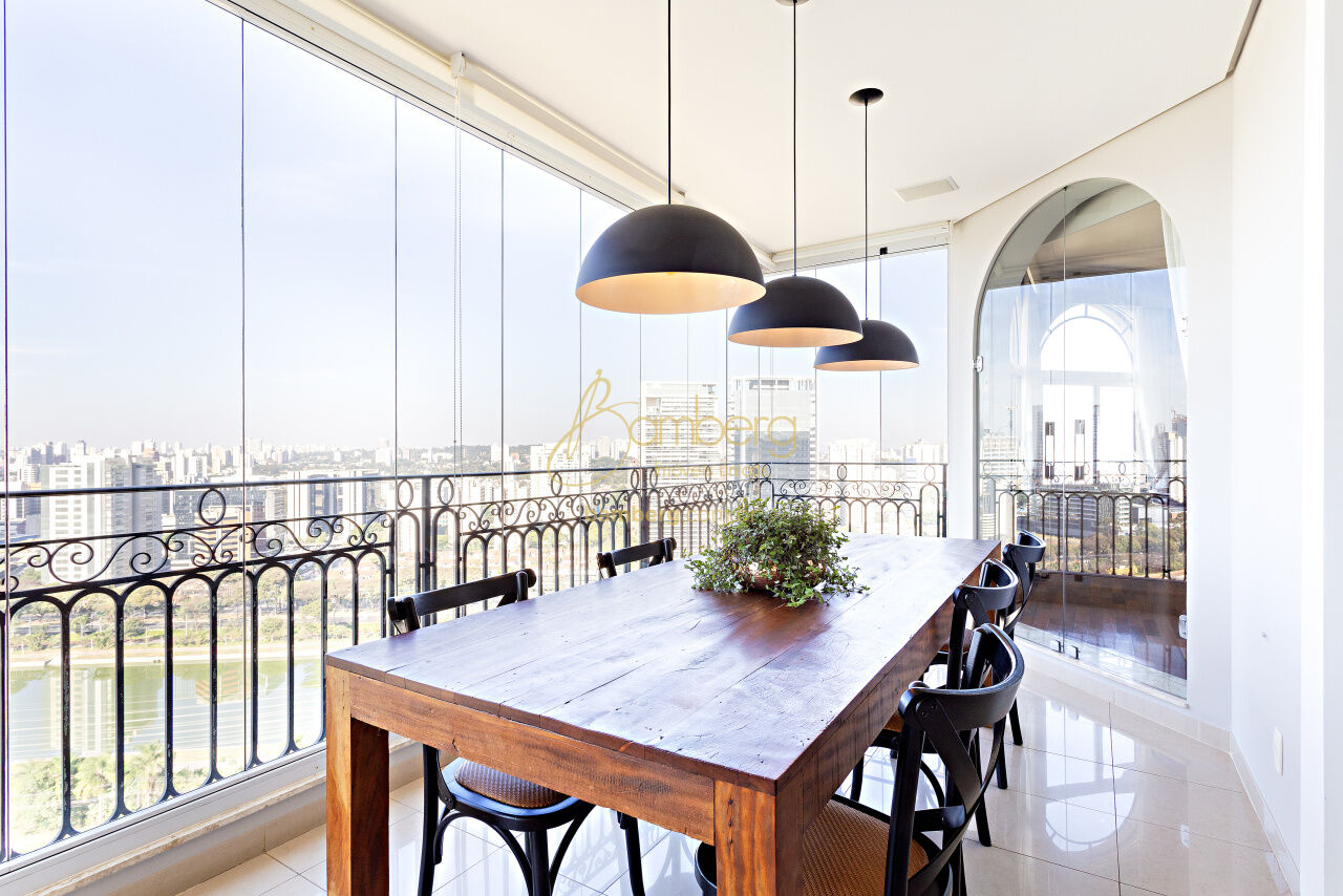 Apartamento no bairro Panamby - São Paulo