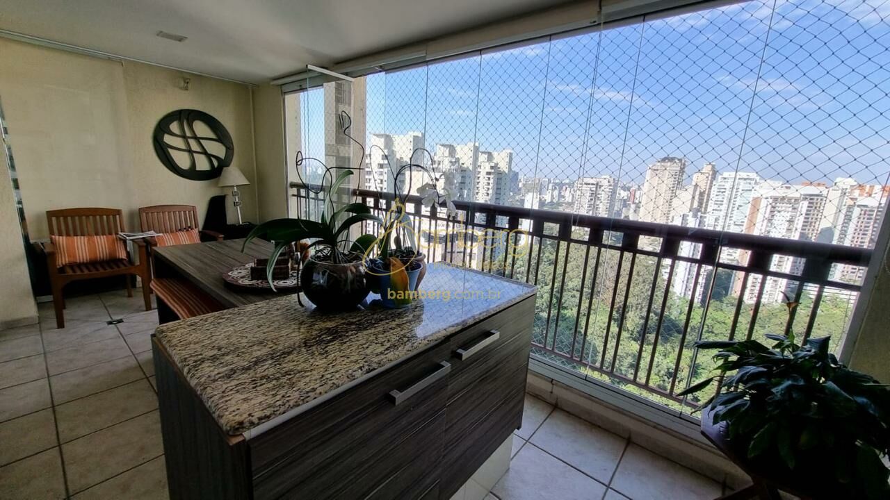 Apartamento no bairro Panamby - São Paulo