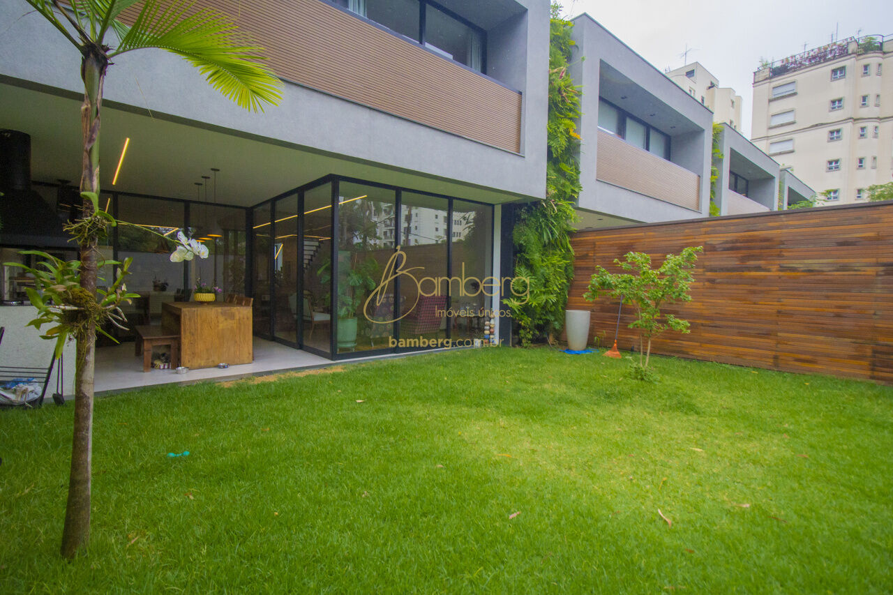 Casa no bairro Real Parque - São Paulo