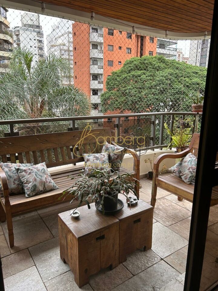 Apartamento no bairro Moema - São Paulo