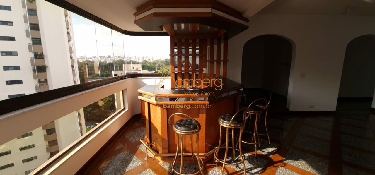 Apartamento no bairro Moema - São Paulo