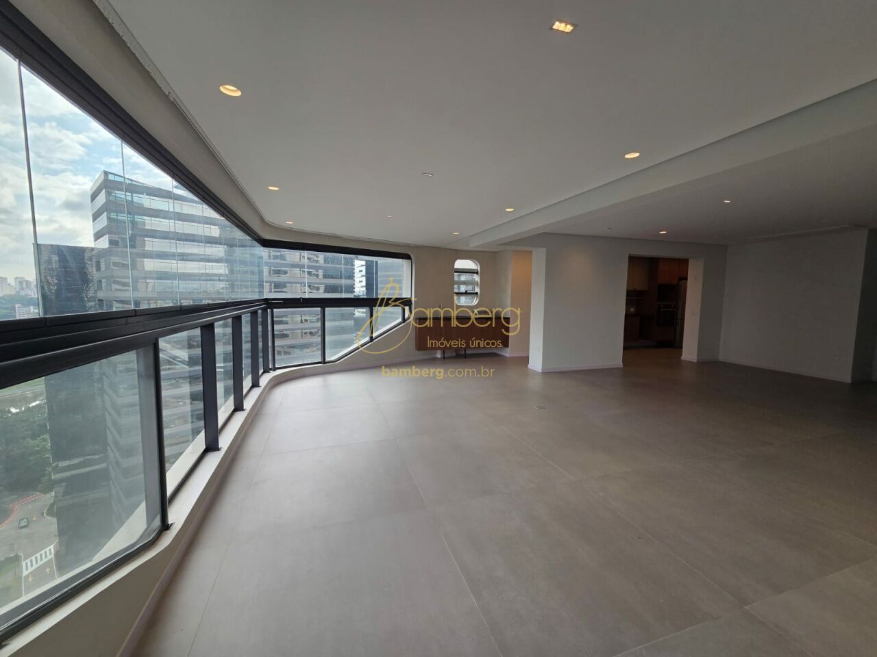 Apartamento no bairro Chácara Santo Antônio  - São Paulo
