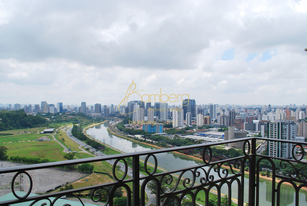 Apartamento no bairro Panamby - São Paulo
