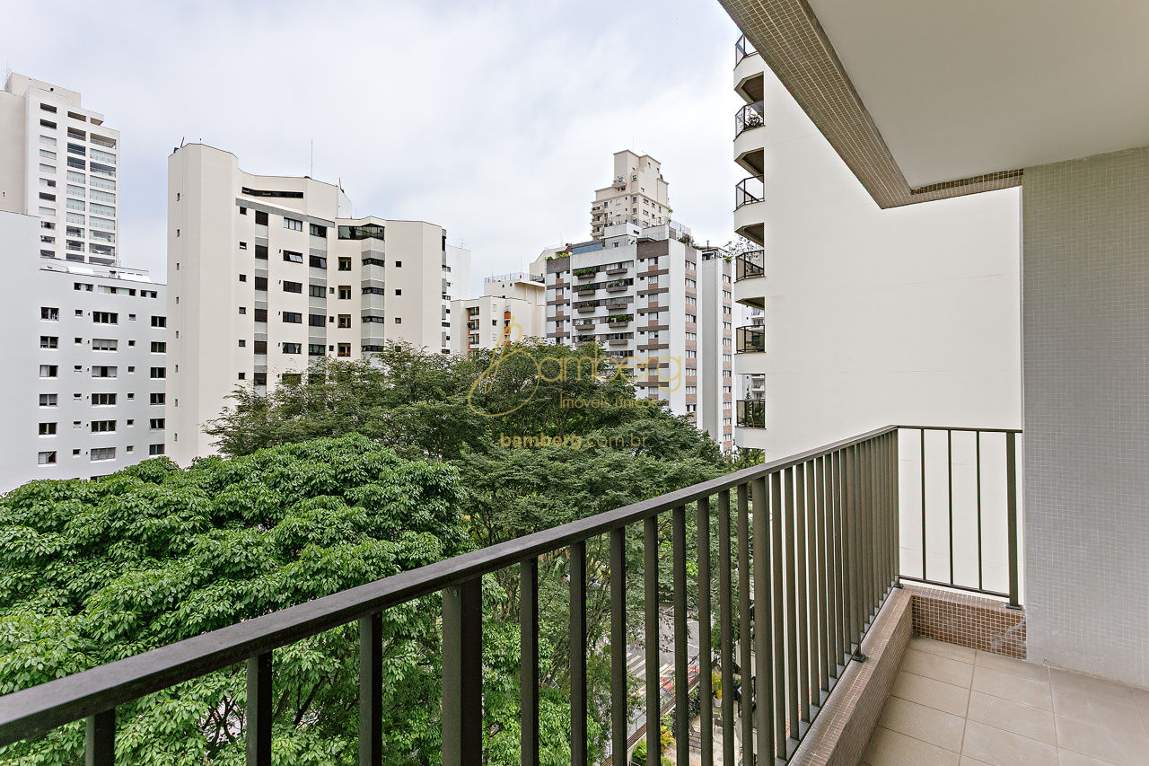 Apartamento no bairro Campo Belo - São Paulo