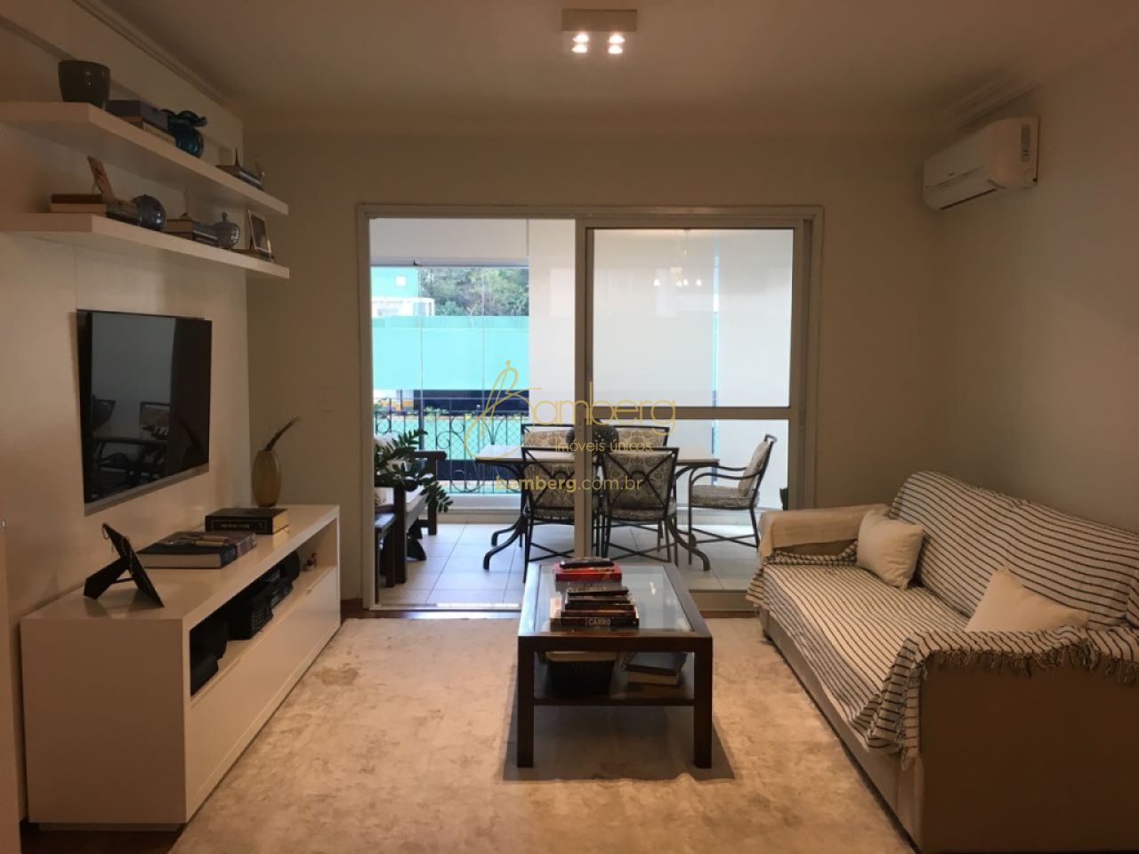 Apartamento no bairro Panamby - São Paulo