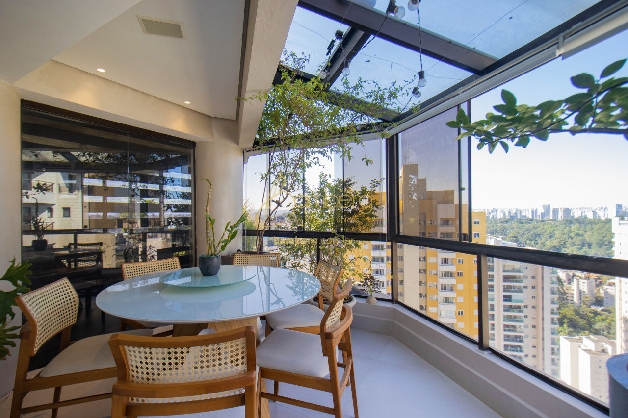 Apartamento no bairro Panamby - São Paulo