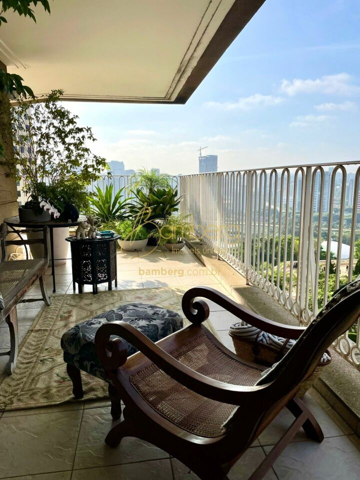 Apartamento no bairro Panamby - São Paulo
