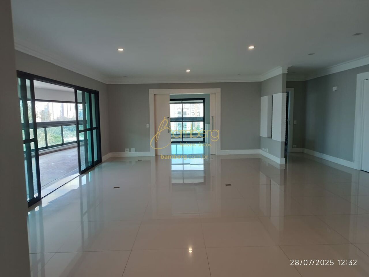 Apartamento no bairro Panamby - São Paulo