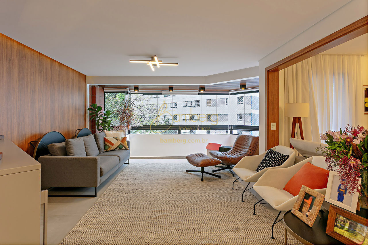 Apartamento no bairro Moema - São Paulo