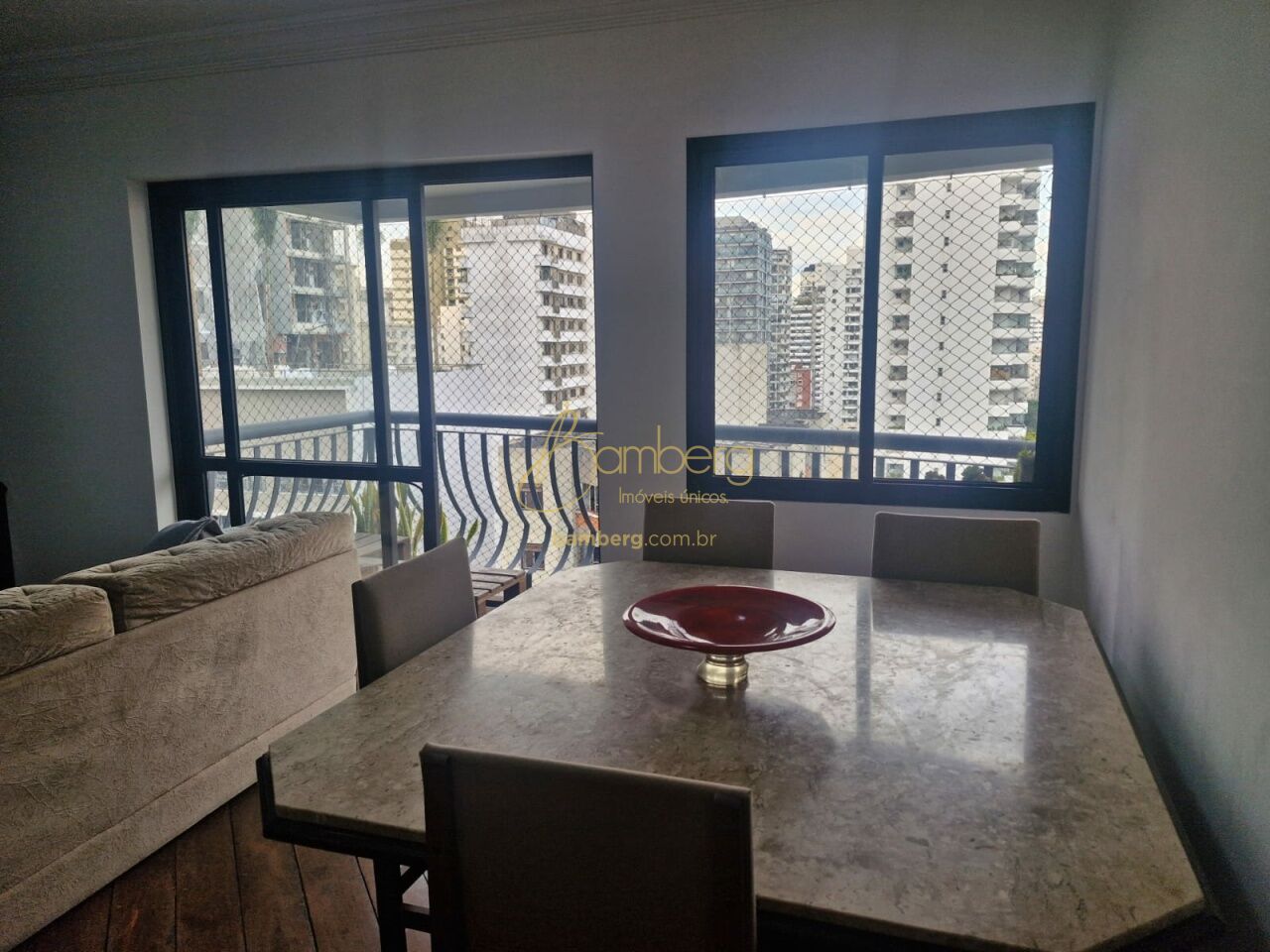 Apartamento no bairro Moema - São Paulo