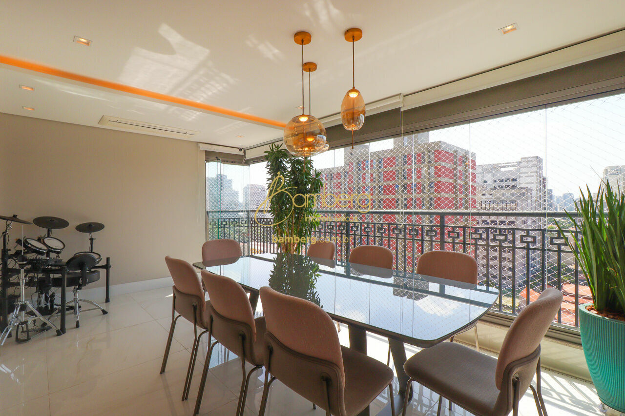 Apartamento no bairro Chácara Santo Antônio  - São Paulo