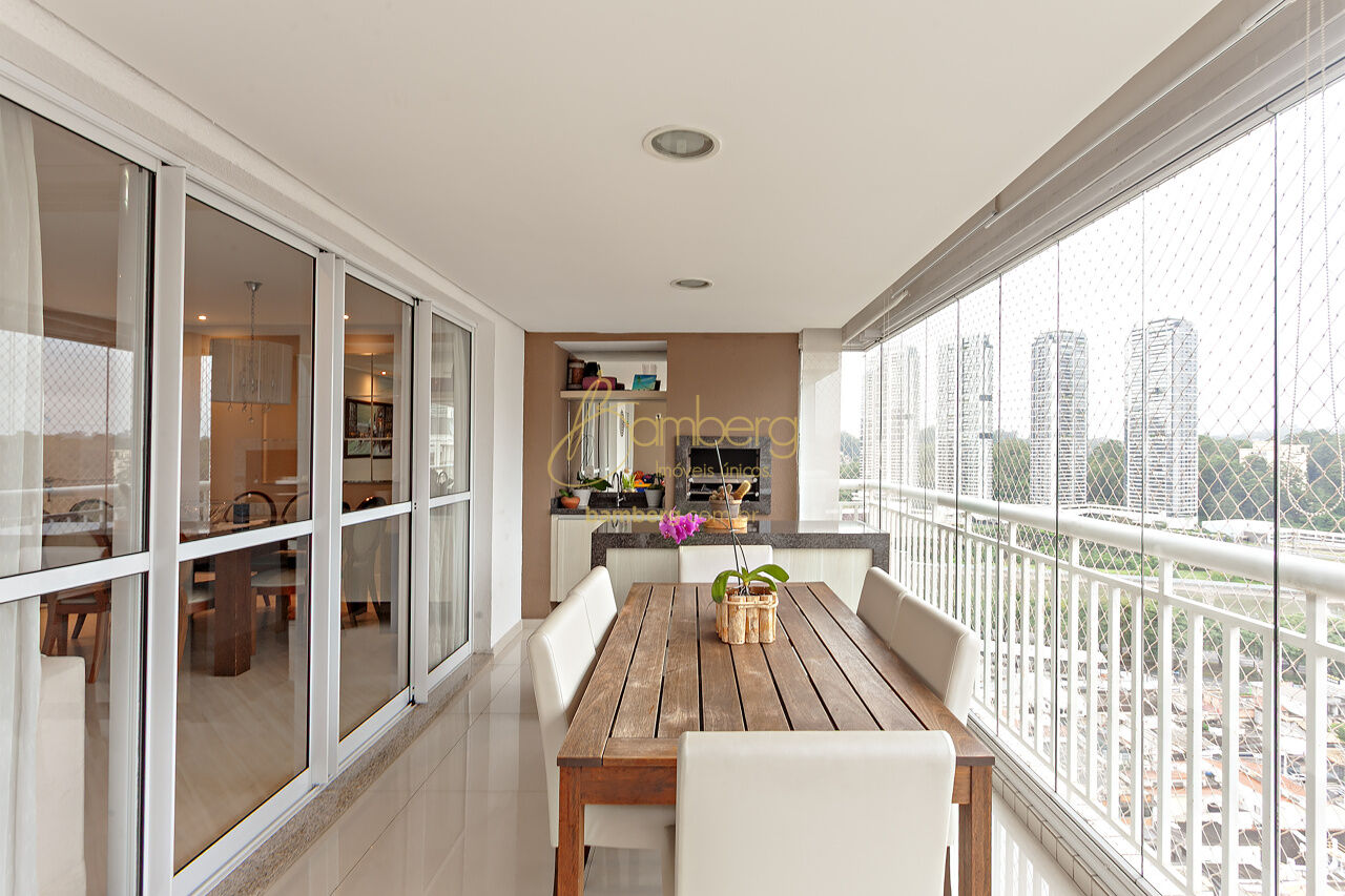 Apartamento no bairro Chácara Santo Antônio  - São Paulo