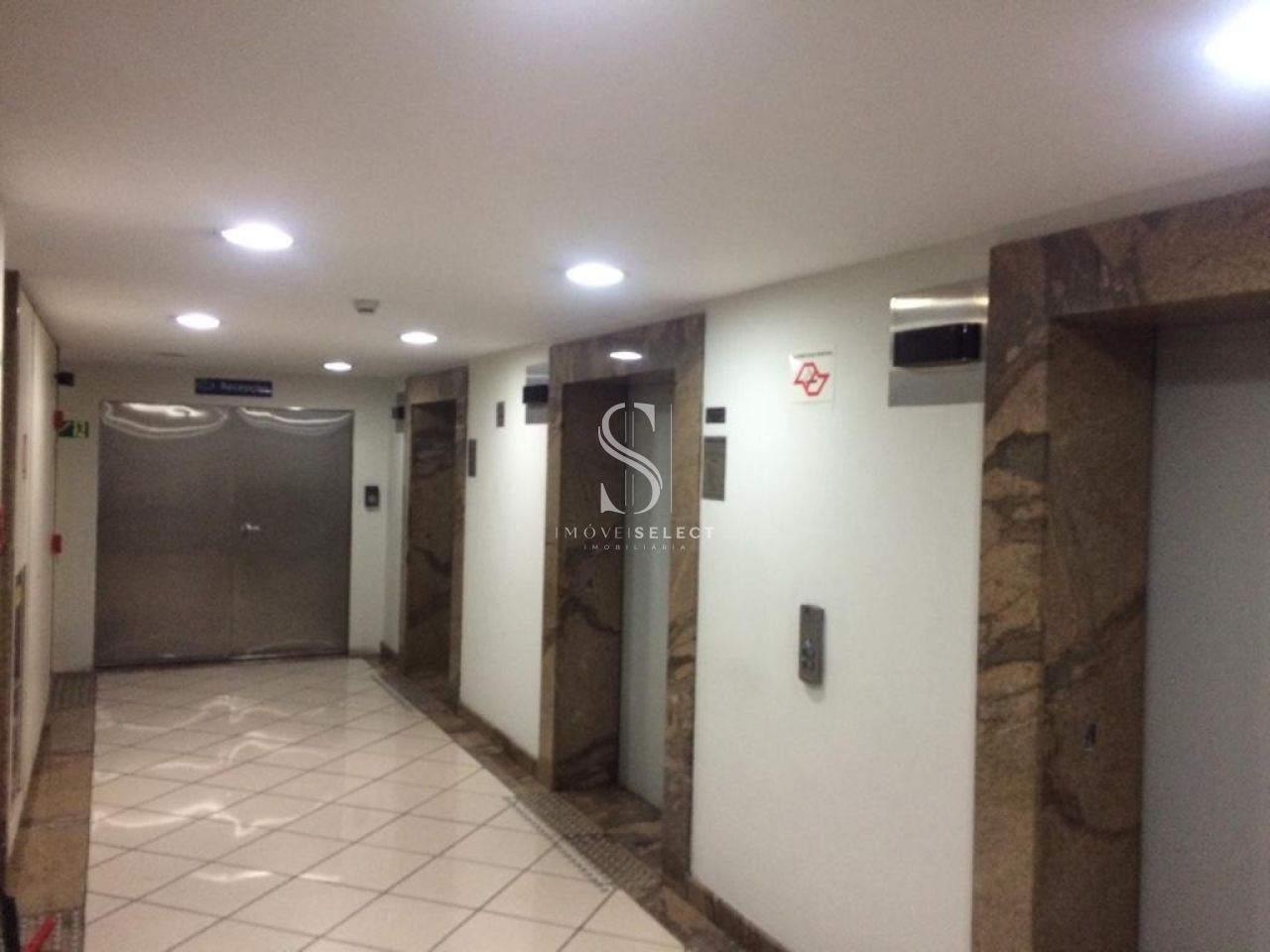 Salas/Conjuntos para Venda - Centro