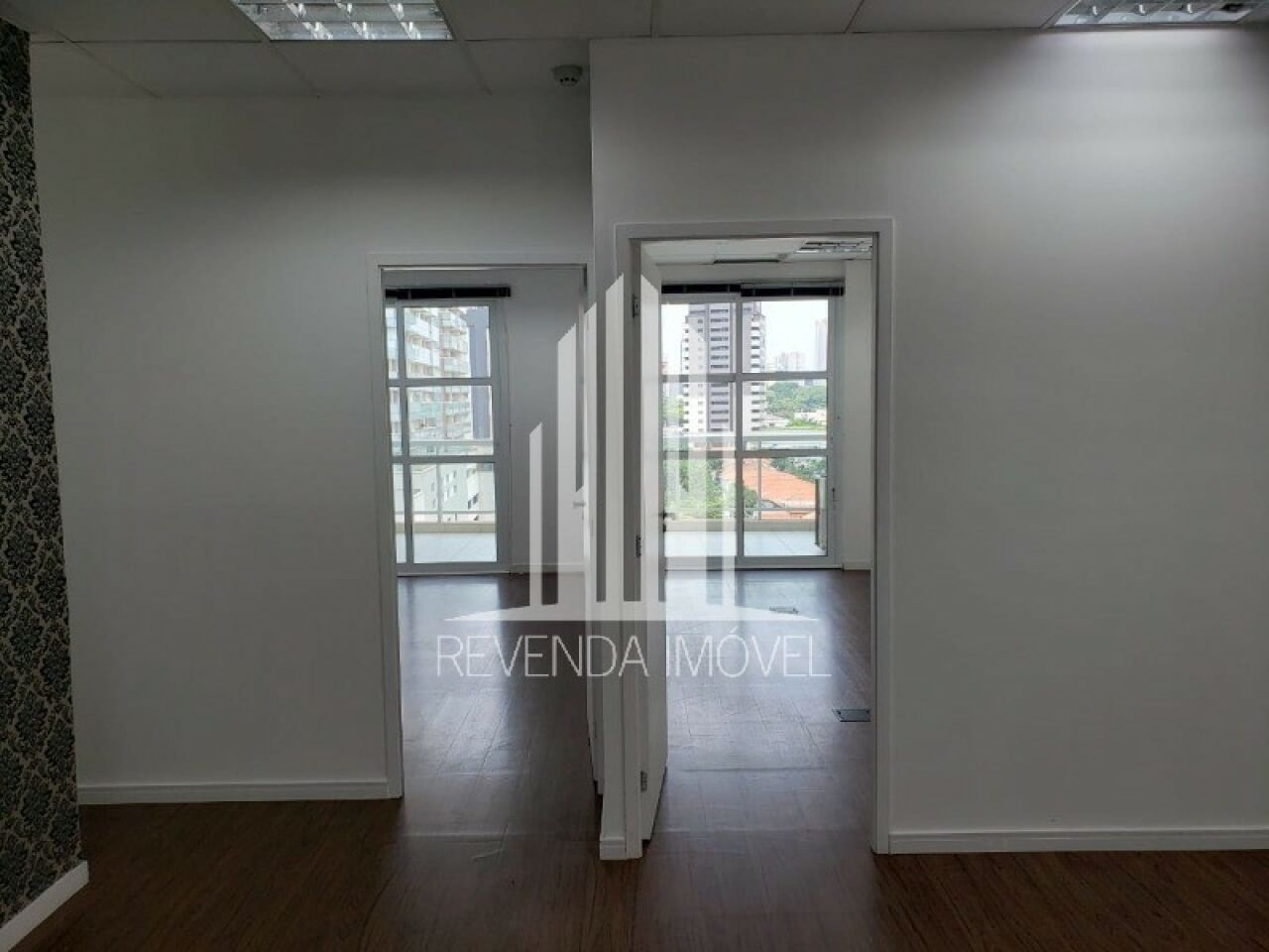 Sala Comercial para Locação - Vila São Francisco Zona Sul