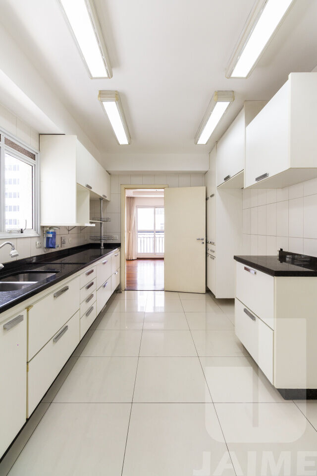 apartamento-locacao-sao-paulo-higienopolis-3dormitorios-3suites-3vagas-200m2-BI810