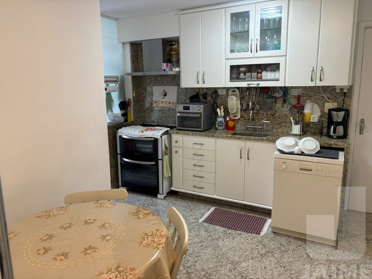apartamento-venda-sao-paulo-higienopolis-3dormitorios-1suite-2vagas-126m2-BI9105