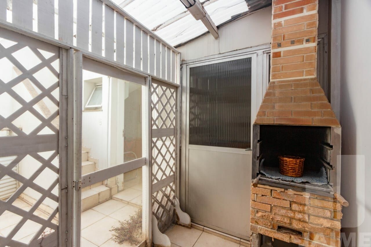 casa-assobradada-venda-sao-paulo-sumare-5dormitorios-2suites-3vagas-250m2-BI9138