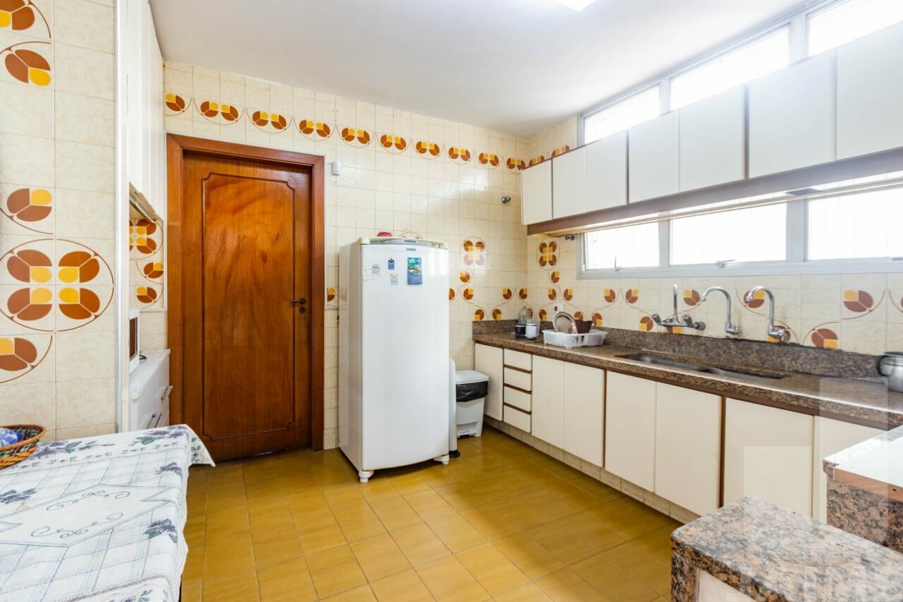 casa-assobradada-venda-sao-paulo-sumare-5dormitorios-2suites-3vagas-250m2-BI9138