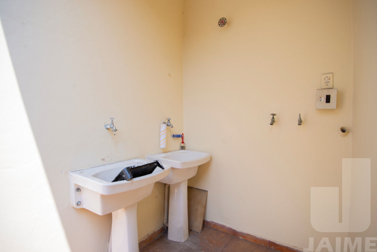 casa-assobradada-venda-sao-paulo-perdizes-5dormitorios-1suite-170m2-JA23530