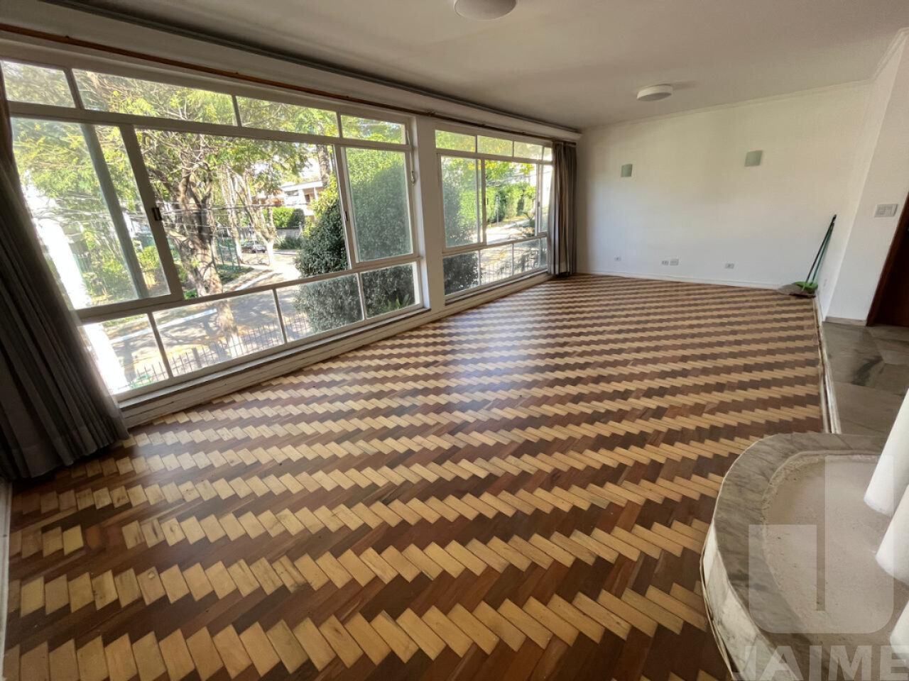 casa-assobradada-locacao-sao-paulo-pacaembu-3dormitorios-1suite-5vagas-330m2-JA39563