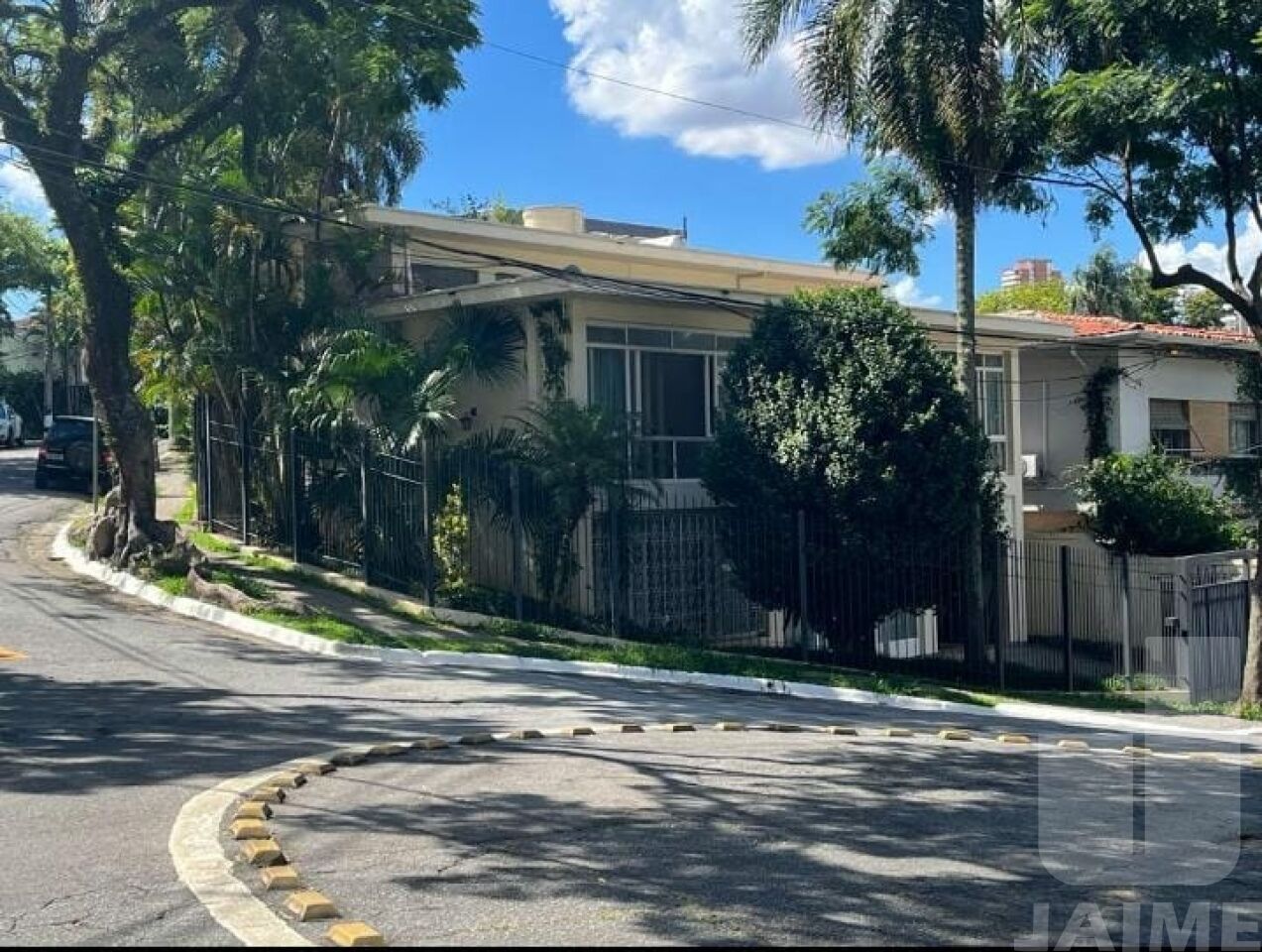 casa-assobradada-locacao-sao-paulo-pacaembu-3dormitorios-1suite-5vagas-330m2-JA39563