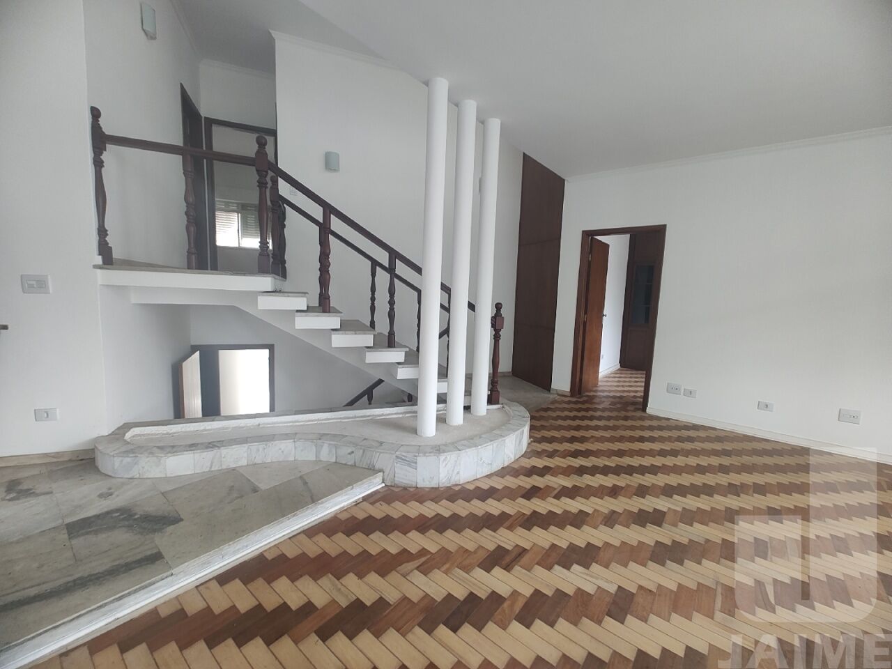 casa-assobradada-locacao-sao-paulo-pacaembu-3dormitorios-1suite-5vagas-330m2-JA39563