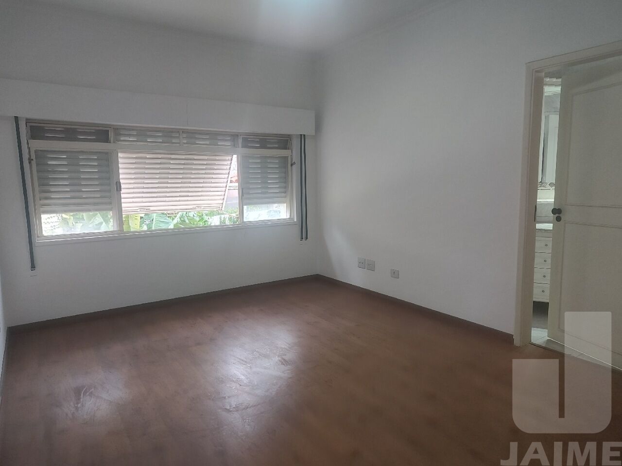 casa-assobradada-locacao-sao-paulo-pacaembu-3dormitorios-1suite-5vagas-330m2-JA39563