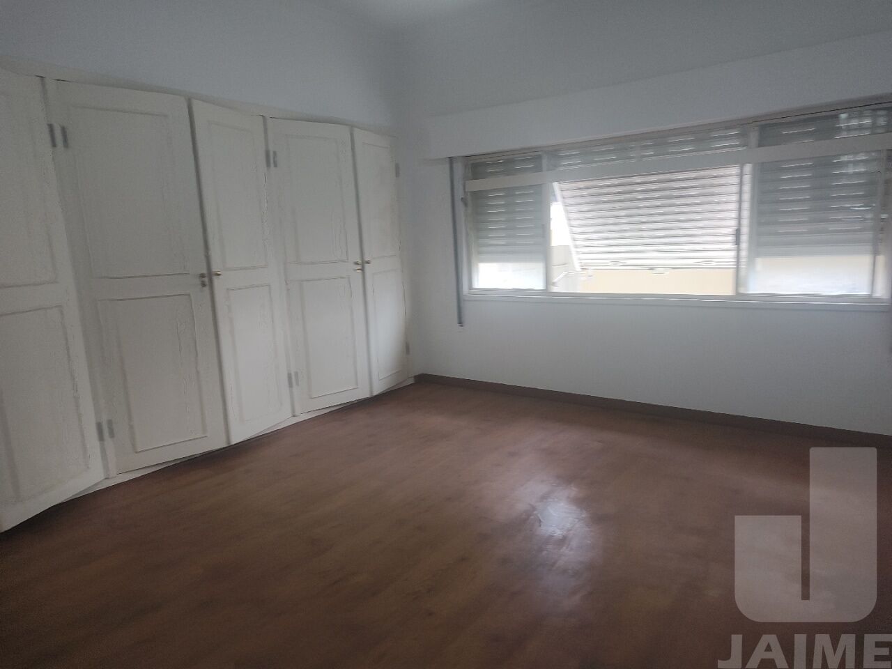casa-assobradada-locacao-sao-paulo-pacaembu-3dormitorios-1suite-5vagas-330m2-JA39563