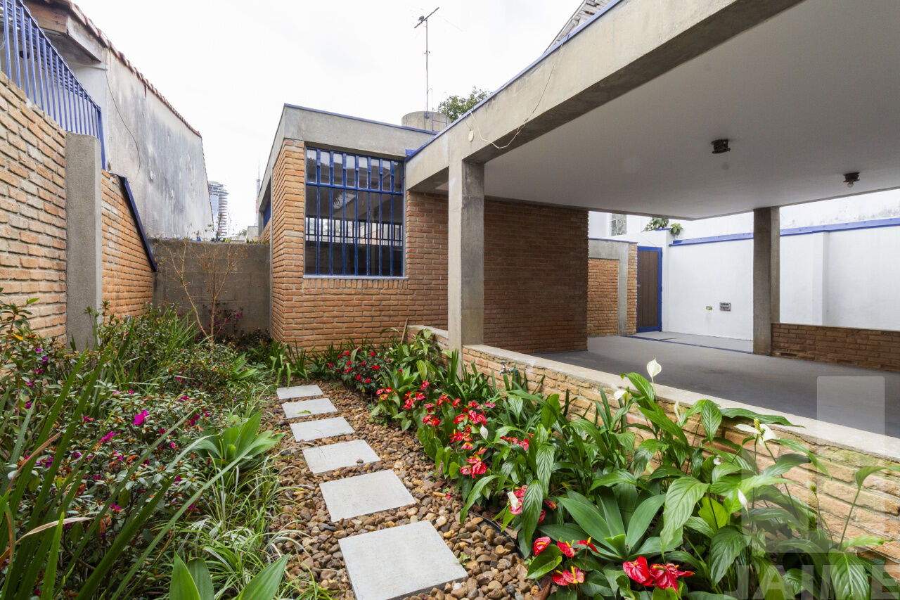 casa-assobradada-venda-sao-paulo-sumare-5dormitorios-2suites-2vagas-344m2-JA39768