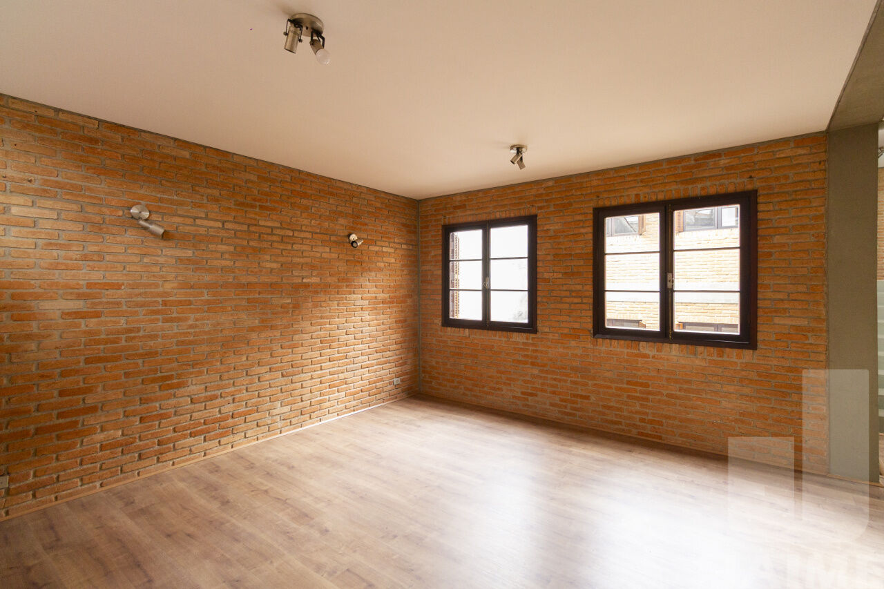 casa-assobradada-venda-sao-paulo-sumare-5dormitorios-2suites-2vagas-344m2-JA39768