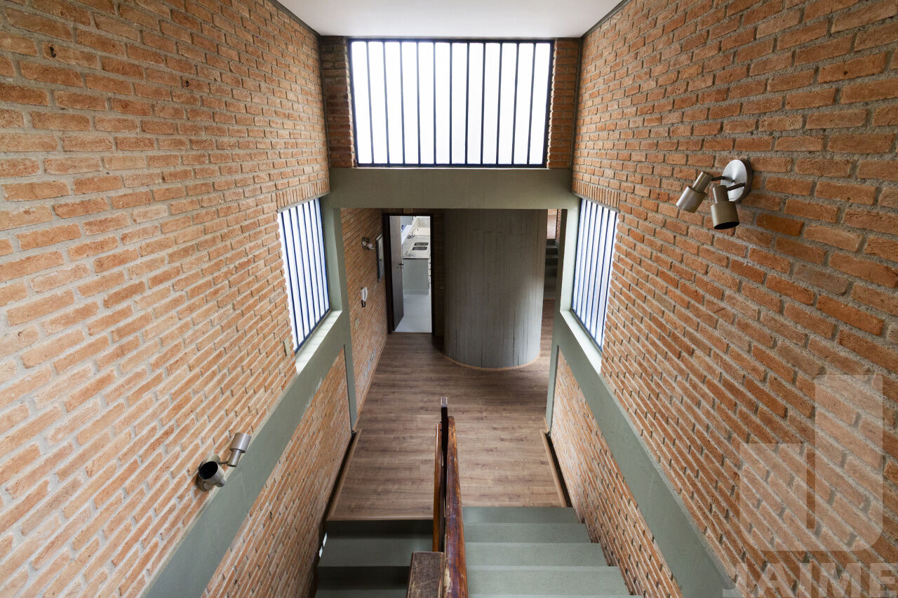 casa-assobradada-venda-sao-paulo-sumare-5dormitorios-2suites-2vagas-344m2-JA39768