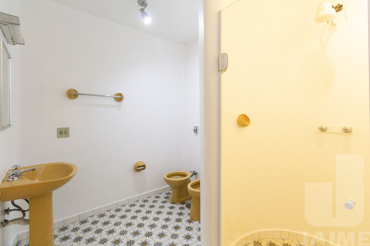 casa-assobradada-venda-sao-paulo-sumare-5dormitorios-2suites-2vagas-344m2-JA39768