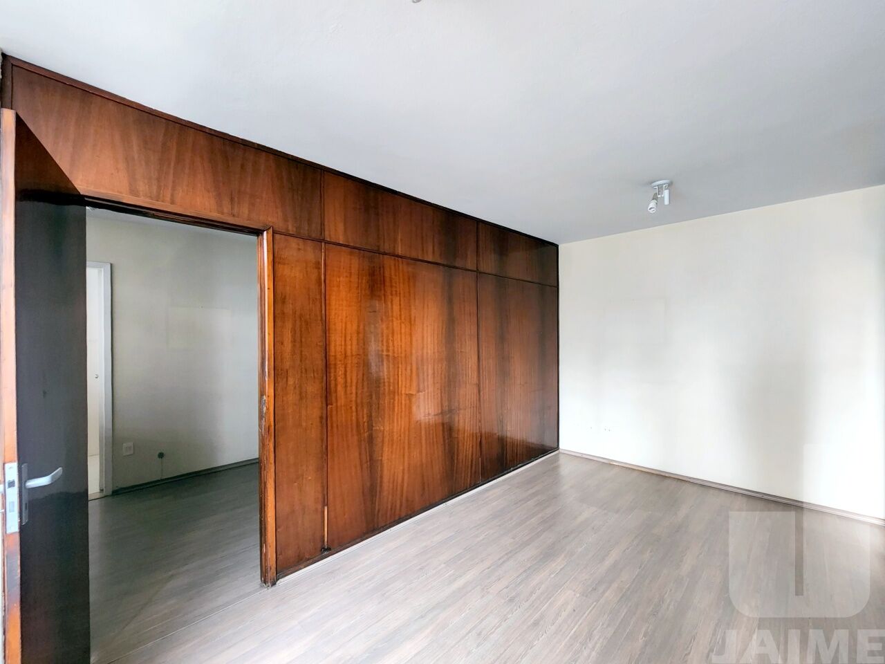 conj-comercial-venda-sao-paulo-higienopolis-1vaga-52m2-JA39802
