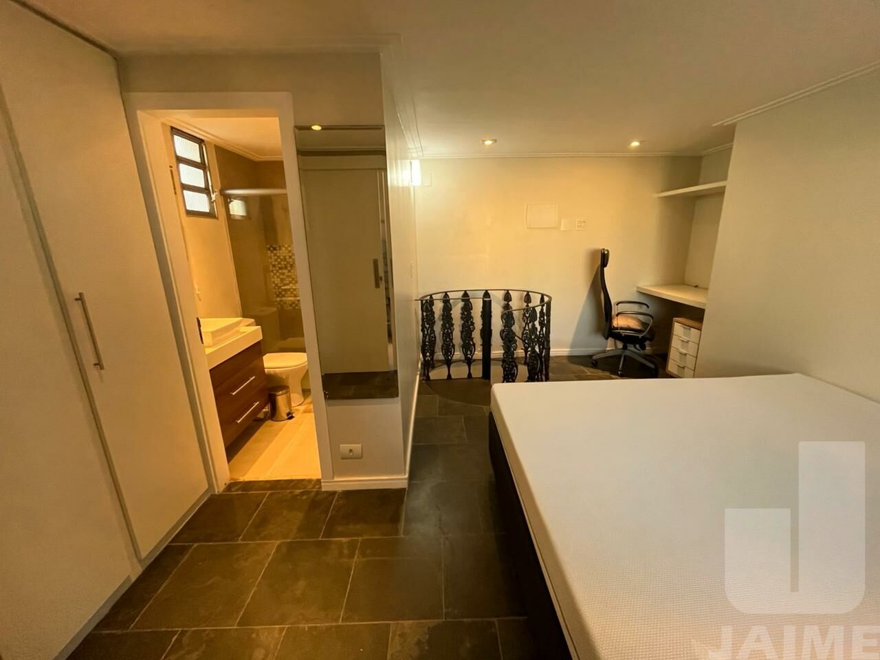 triplex-venda-sao-paulo-vila-buarque-1dormitorio-1suite-1vaga-81m2-JA40009