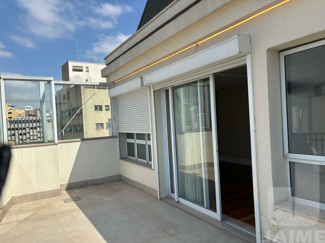 cobertura-locacao-sao-paulo-higienopolis-3dormitorios-3suites-5vagas-331m2-JA40035
