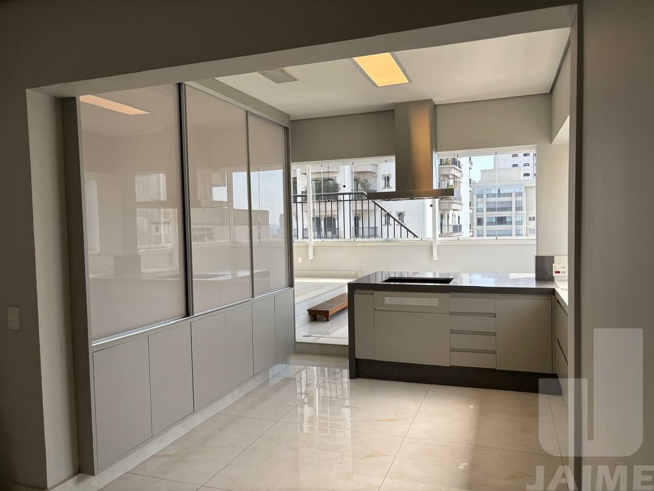 cobertura-locacao-sao-paulo-higienopolis-3dormitorios-3suites-5vagas-331m2-JA40035