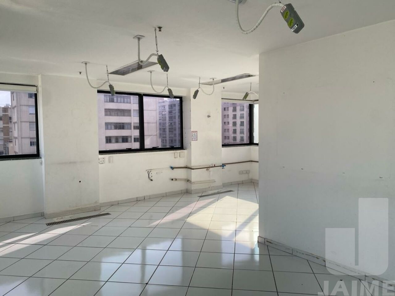 conj-comercial-venda-sao-paulo-higienopolis-1vaga-50m2-JA40531
