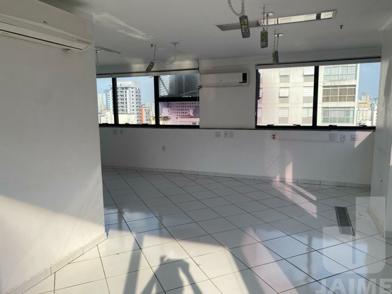 conj-comercial-venda-sao-paulo-higienopolis-1vaga-50m2-JA40531