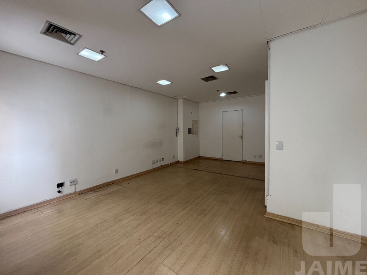 conj-comercial-venda-sao-paulo-higienopolis-1vaga-34m2-JA41135