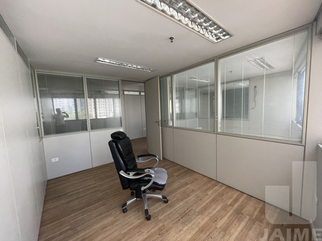conj-comercial-locacao-sao-paulo-higienopolis-2vagas-104m2-JA41225