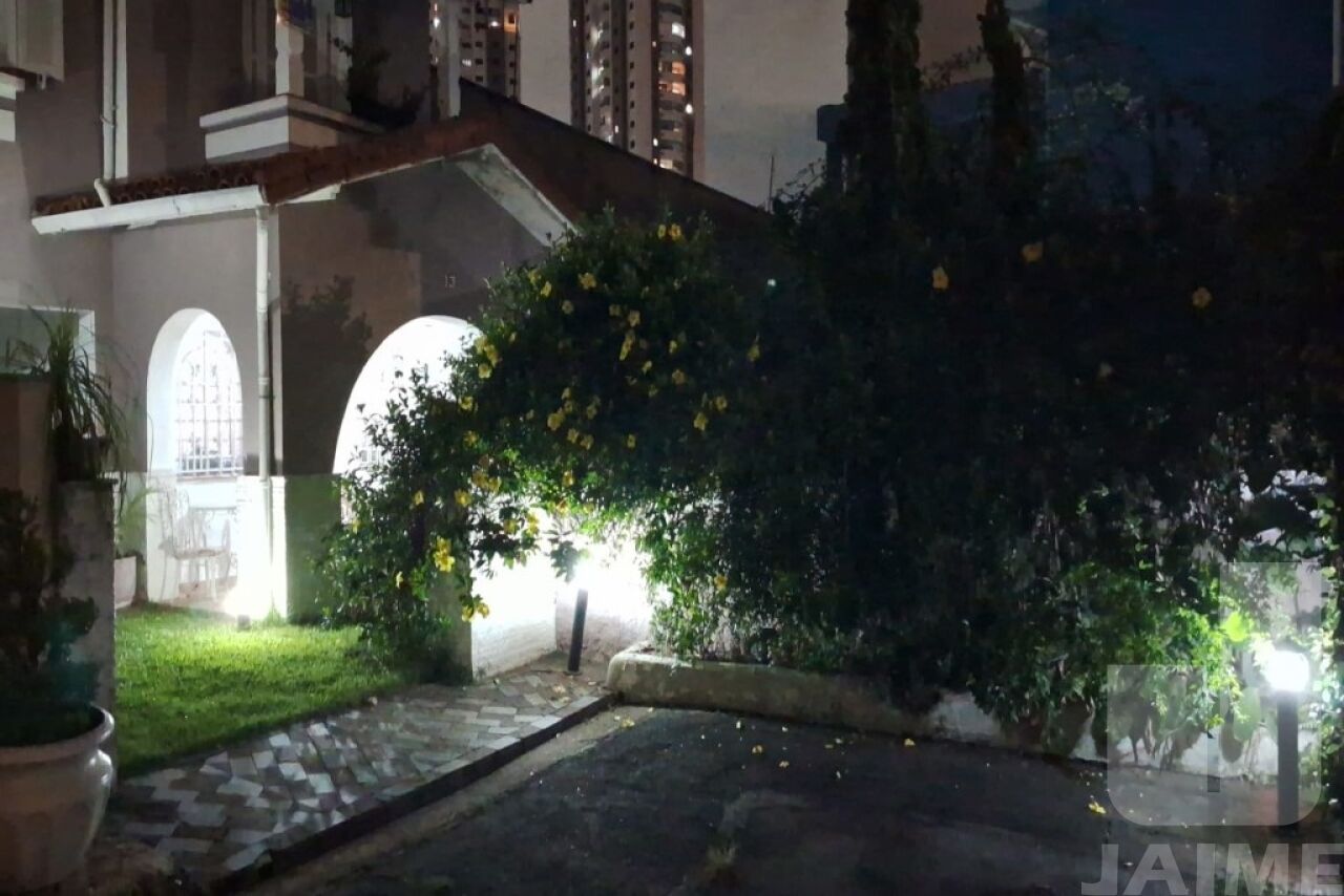 casa-terrea-venda-sao-paulo-cambuci-5dormitorios-2suites-4vagas-250m2-JA41449