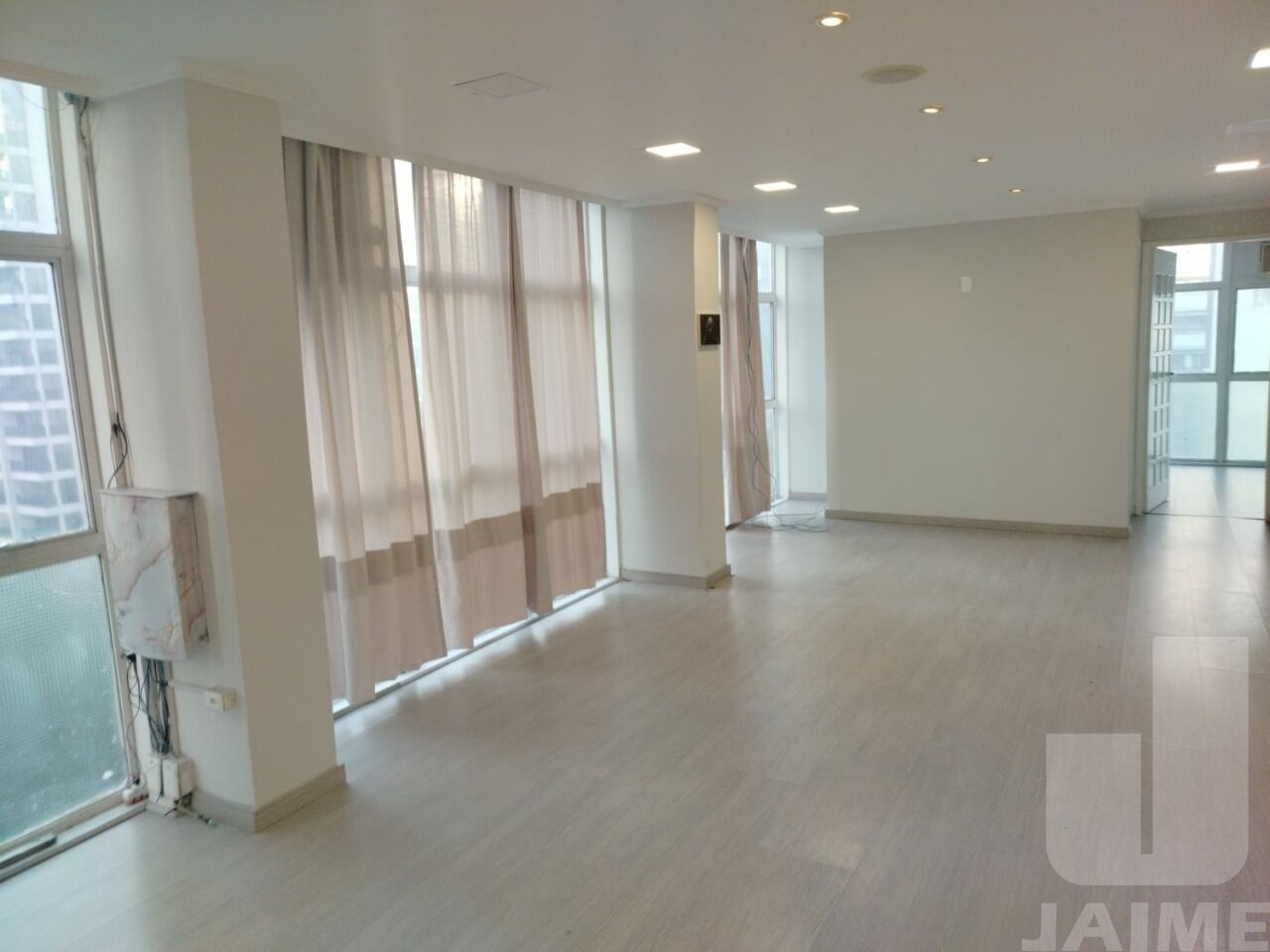 conj-comercial-locacao-sao-paulo-cerqueira-cesar-1vaga-85m2-JA42202