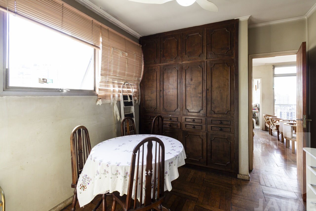 apartamento-venda-sao-paulo-higienopolis-3dormitorios-1suite-2vagas-220m2-JA42588