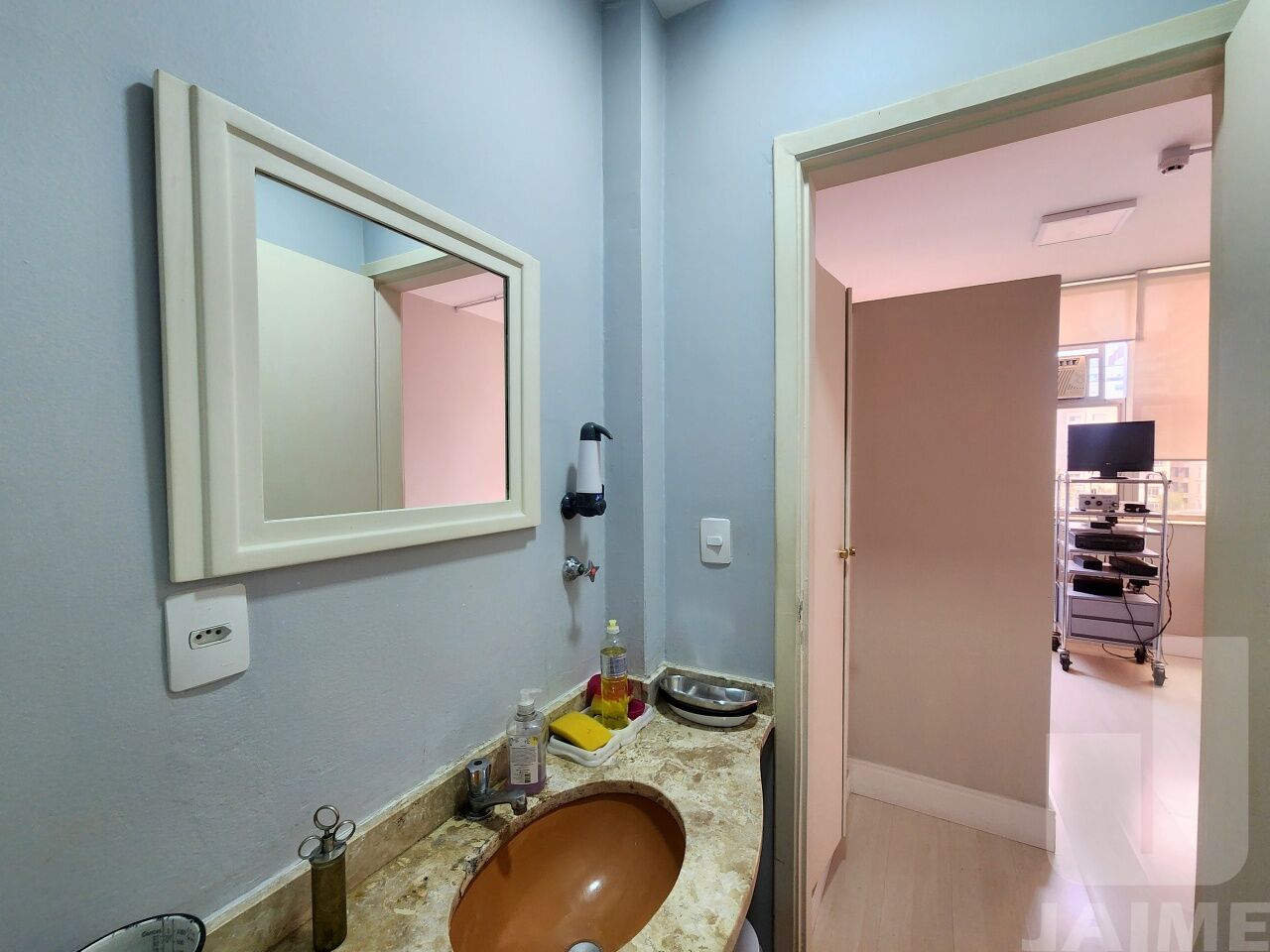 conj-comercial-venda-sao-paulo-pacaembu-2vagas-56m2-JA42603