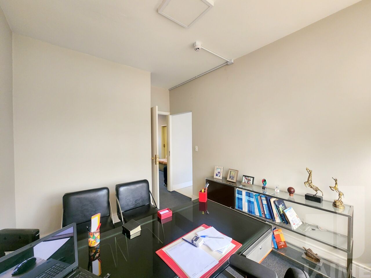 conj-comercial-venda-sao-paulo-pacaembu-2vagas-56m2-JA42603