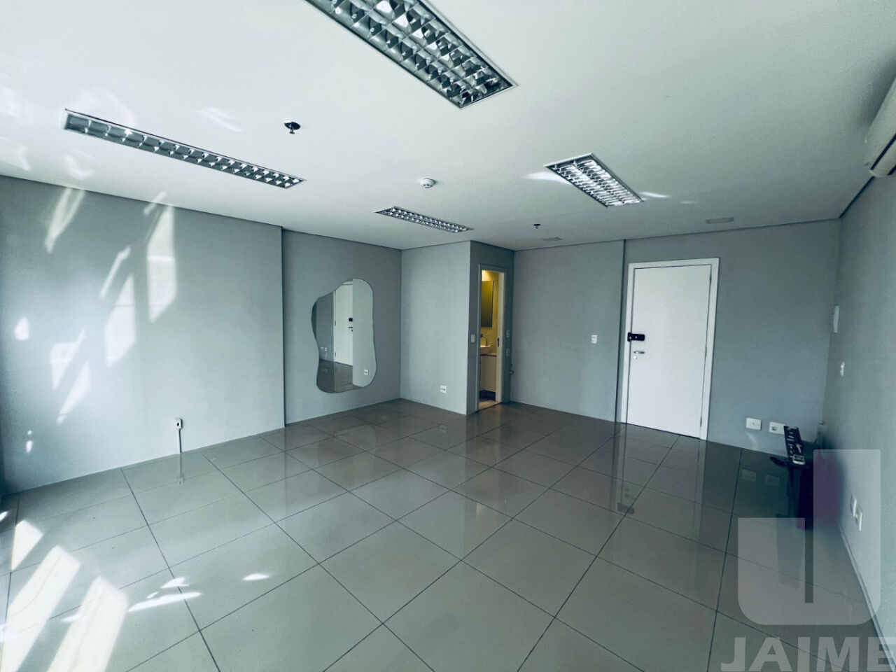 conj-comercial-venda-sao-paulo-consolacao-1vaga-33m2-JA42713